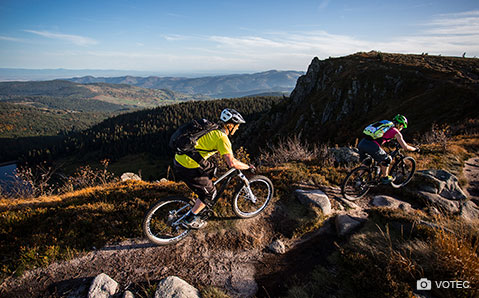 Trail bike fullys: dynamic ascents, comfortable descents