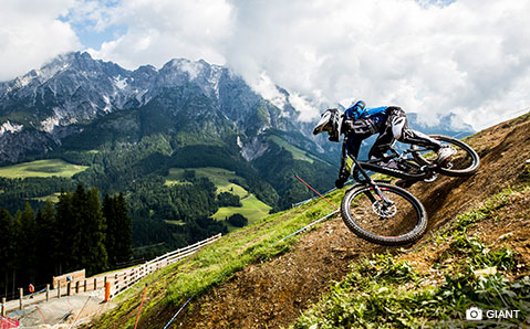 Freeride & downhill bikes: 100% downhill action